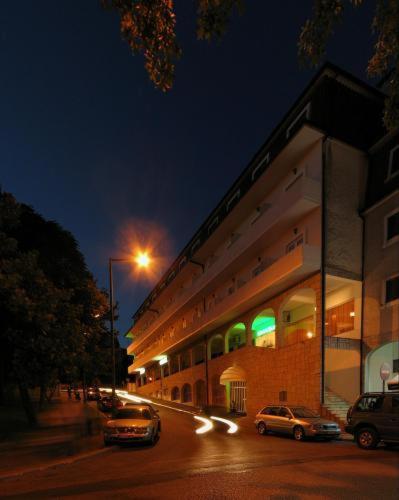 Petrus Hotel ชาเวส ภายนอก รูปภาพ